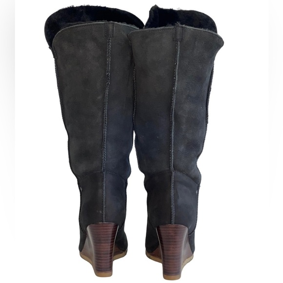 UGG Aprelle Nubuck leather, shearling lined boots. GUC Size 7 - Picture 10 of 11